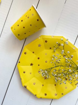 праздничные бумажные тарелки для сервировки