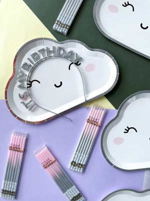 Одноразовые тарелки облака с лицами для детского дня рождения